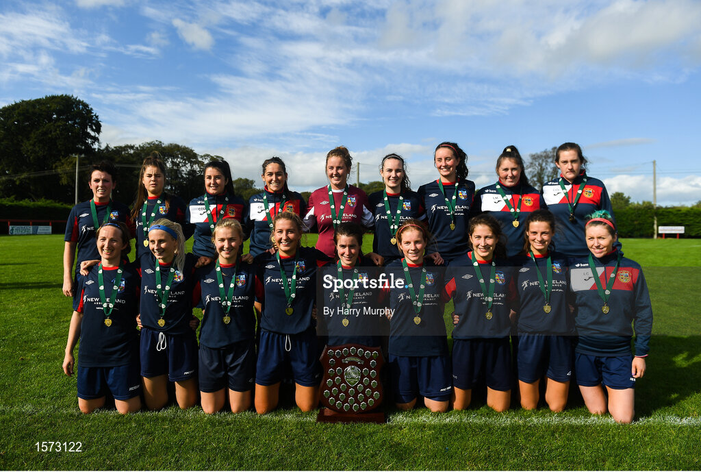 9 September 2018; Lakewood Athletic players with the Shield after the FAI Women’s Intermediate Shield Final match between TEK United and Lakewood Athletic at Newhill Park in Two Mile Borris, Tipperary.  Photo by Harry Murphy/Sportsfile