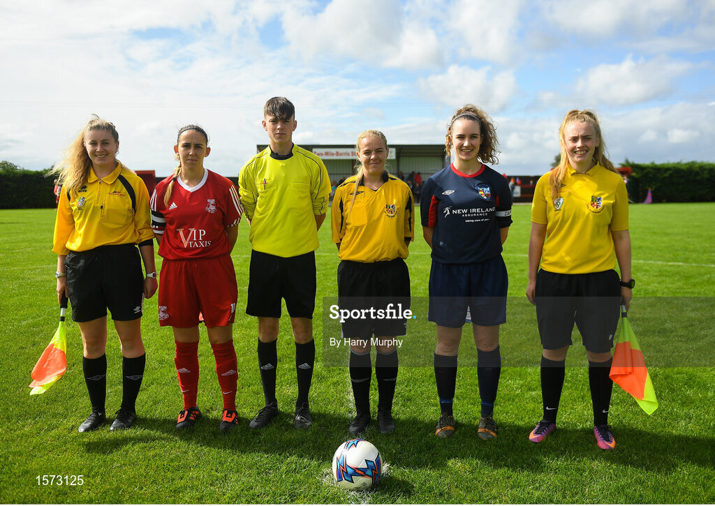 9 September 2018; Katerine  Meany of TEK United and Gillian Cahill of Lakewood Athletic pose with match officials prior to the FAI Women’s Intermediate Shield Final match between TEK United and Lakewood Athletic at Newhill Park in Two Mile Borris, Tipperary.  Photo by Harry Murphy/Sportsfile