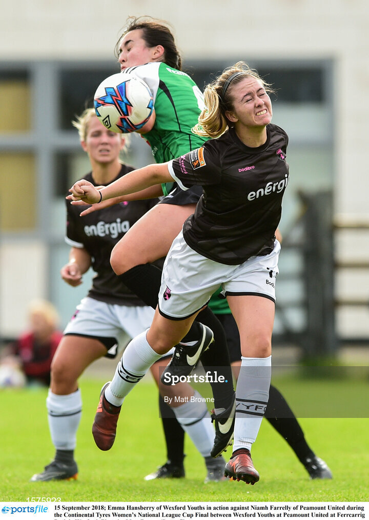 15 September 2018; Emma Hansberry of Wexford Youths in action against Niamh Farrelly of Peamount United during the Continental Tyres Women’s National League Cup Final between Wexford Youths at Peamount United at Ferrcarrig Park in Wexford. Photo by Matt Browne/Sportsfile