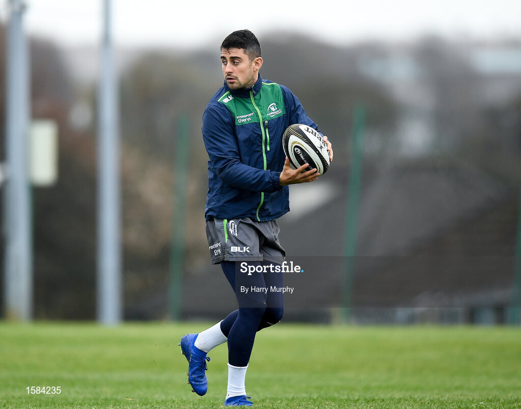 2 October 2018; Tiernan O'Halloran during Connacht Rugby squad training at the Sportsground in Galway. Photo by Harry Murphy/Sportsfile