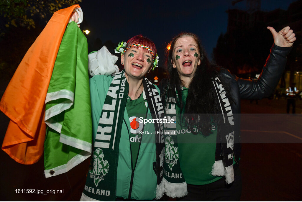 17 November 2018; Ireland supporters Jenny Flynn-Pollard, left, and Fiona Flynn, from Dublin, prior to the Guinness Series International match between Ireland and New Zealand at the Aviva Stadium in Dublin. Photo by David Fitzgerald/Sportsfile