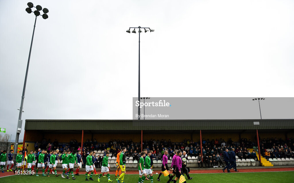 16 November 2018; The Republic of Ireland and Scotland teams walk out prior to the U16 Victory Shield match between Republic of Ireland and Scotland at Mounthawk Park in Tralee, Kerry. Photo by Brendan Moran/Sportsfile
