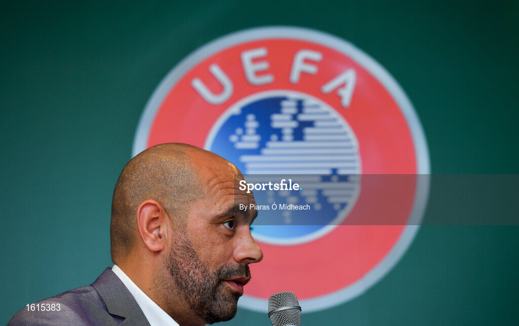 24 November 2018; Republic of Ireland U16 head coach Paul Osam speaking during the UEFA Elite Youth A Licence Graduation 2018 at The Talbot Hotel Carlow. Photo by Piaras Ó Mídheach/Sportsfile