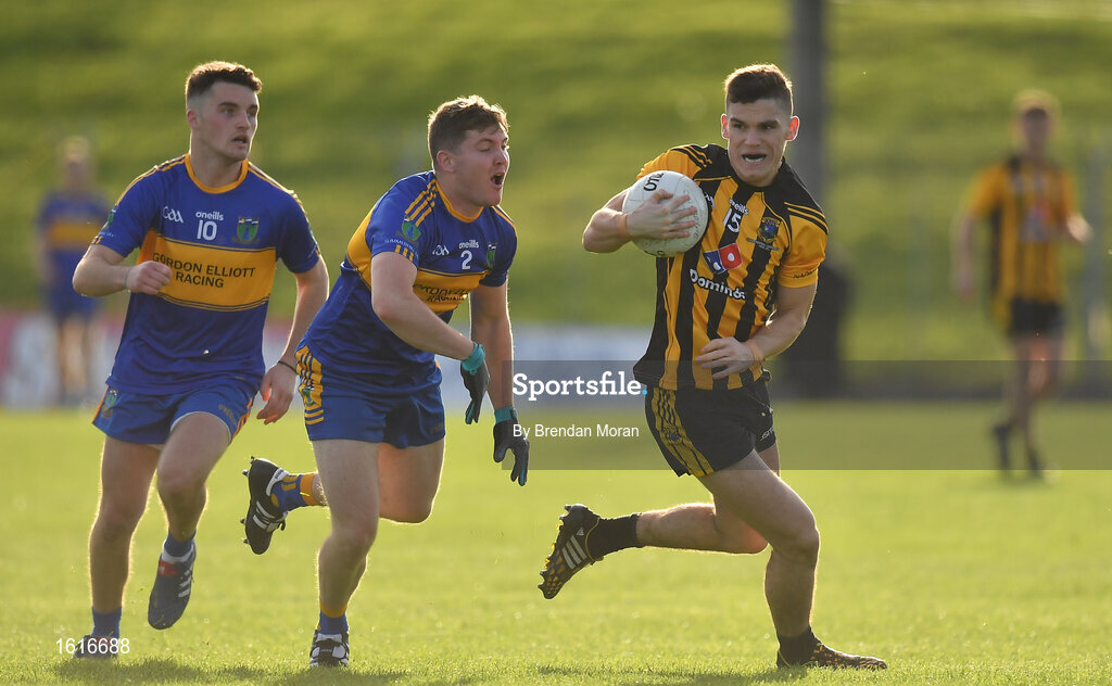 14 October 2018; Donal Lenihan of St Peter's Dunboyne in action against Kevin Ryan, left, and Iarla Hughes of Summerhill during the Meath County Senior Club Football Championship Final match between St Peter's Dunboyne and Summerhill at Páirc Tailteann in Navan, Meath. Photo by Brendan Moran/Sportsfile