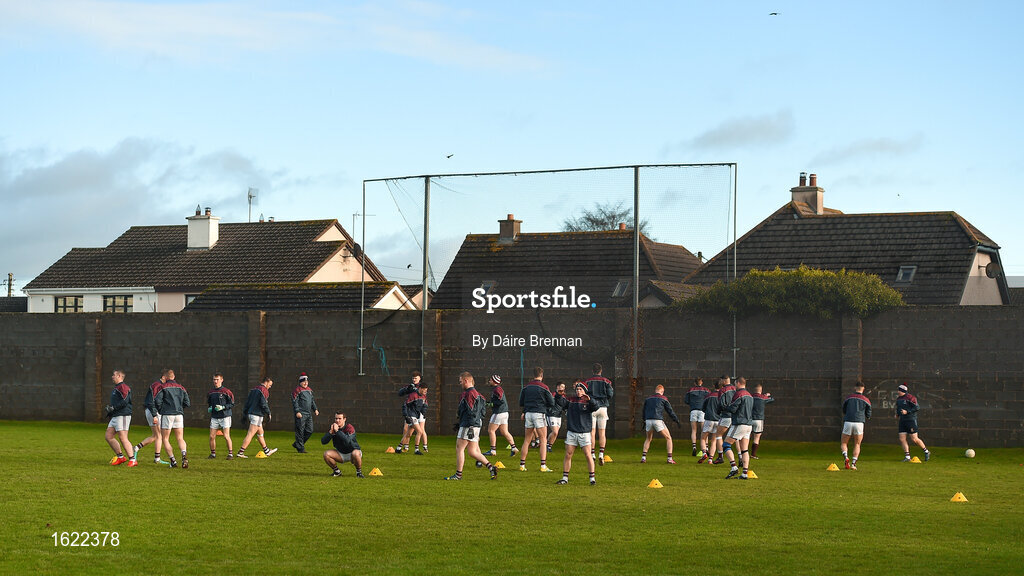 9 December 2018; The Mullinalaghta St Columba's team warm-up ahead of the AIB Leinster GAA Football Senior Club Championship Final match between Kilmacud Crokes and Mullinalaghta St Columba's at Bord na Móna O'Connor Park in Offaly. Photo by Daire Brennan/Sportsfile