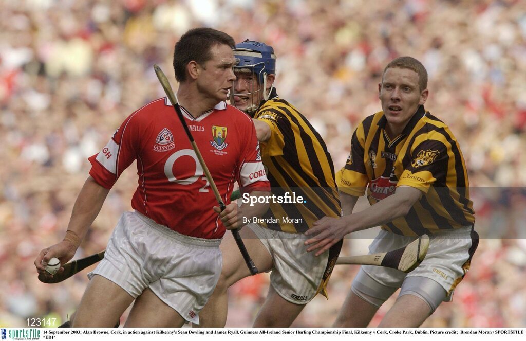 14 September 2003; Alan Browne, Cork, in action against Kilkenny's Sean Dowling and James Ryall. Guinness All-Ireland Senior Hurling Championship Final, Kilkenny v Cork, Croke Park, Dublin. Picture credit;  Brendan Moran / SPORTSFILE *EDI*