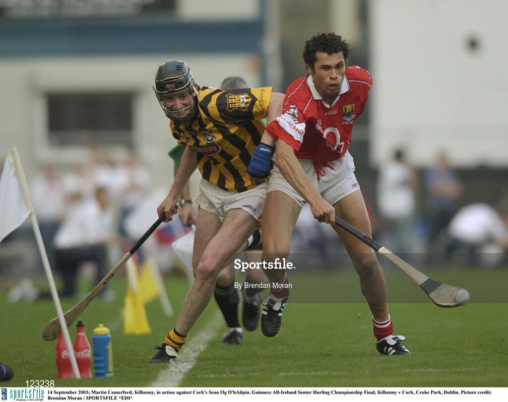 14 September 2003; Martin Comerford, Kilkenny, in action against Cork's Sean Og O'hAilpin. Guinness All-Ireland Senior Hurling Championship Final, Kilkenny v Cork, Croke Park, Dublin. Picture credit; Brendan Moran / SPORTSFILE *EDI*