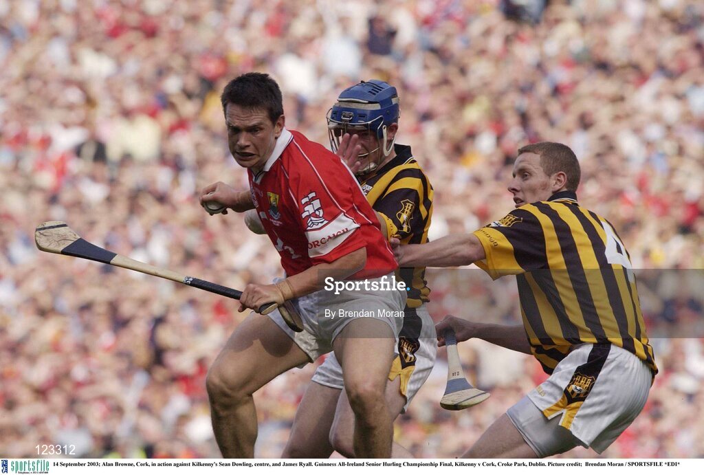 14 September 2003; Alan Browne, Cork, in action against Kilkenny's Sean Dowling, centre, and James Ryall. Guinness All-Ireland Senior Hurling Championship Final, Kilkenny v Cork, Croke Park, Dublin. Picture credit;  Brendan Moran / SPORTSFILE *EDI*