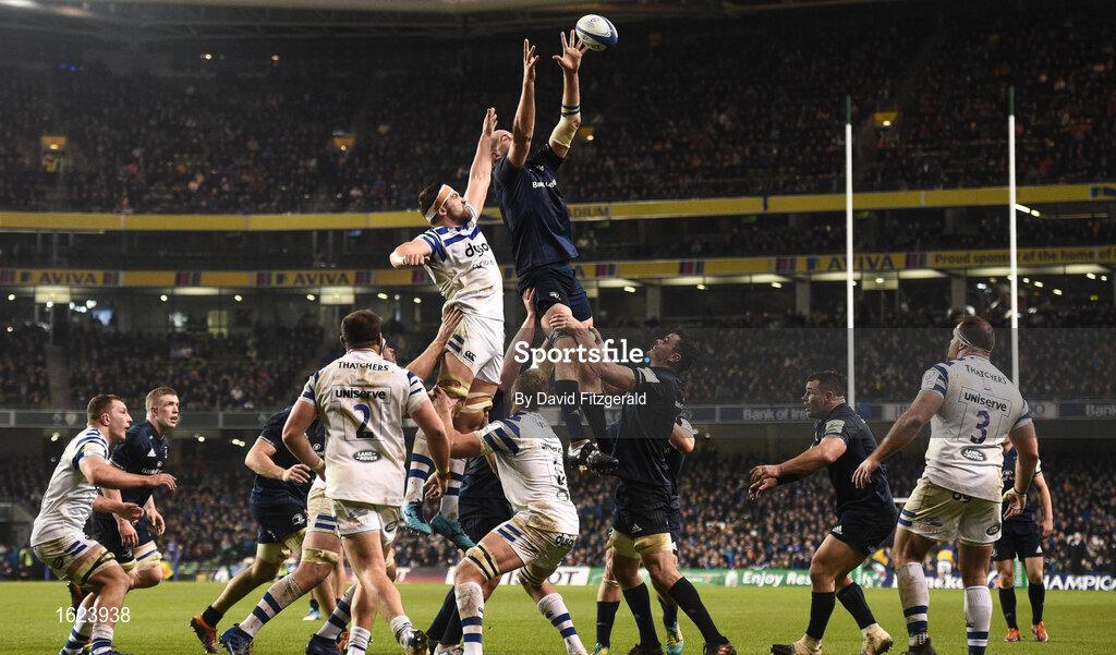 15 December 2018; Devin Toner of Leinster competes for a line-out with Dave Attwood of Bath during the Heineken Champions Cup Pool 1 Round 4 match between Leinster and Bath at the Aviva Stadium in Dublin. Photo by David Fitzgerald/Sportsfile
