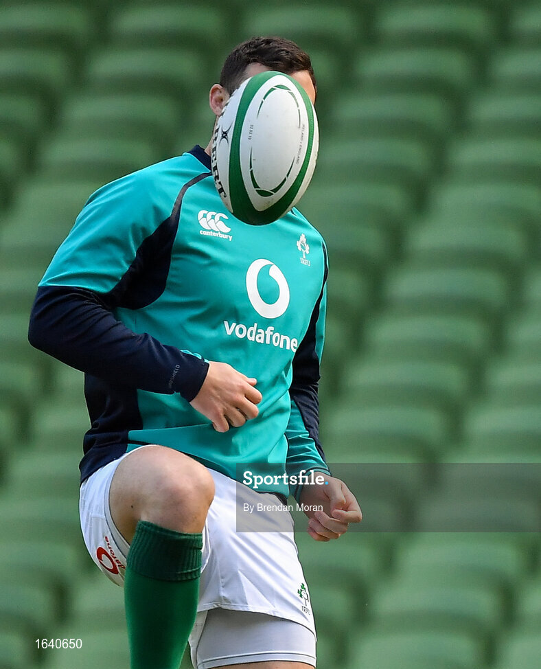 1 February 2019; Robbie Henshaw during the Ireland Rugby captain's run at the Aviva Stadium in Dublin. Photo by Brendan Moran/Sportsfile
