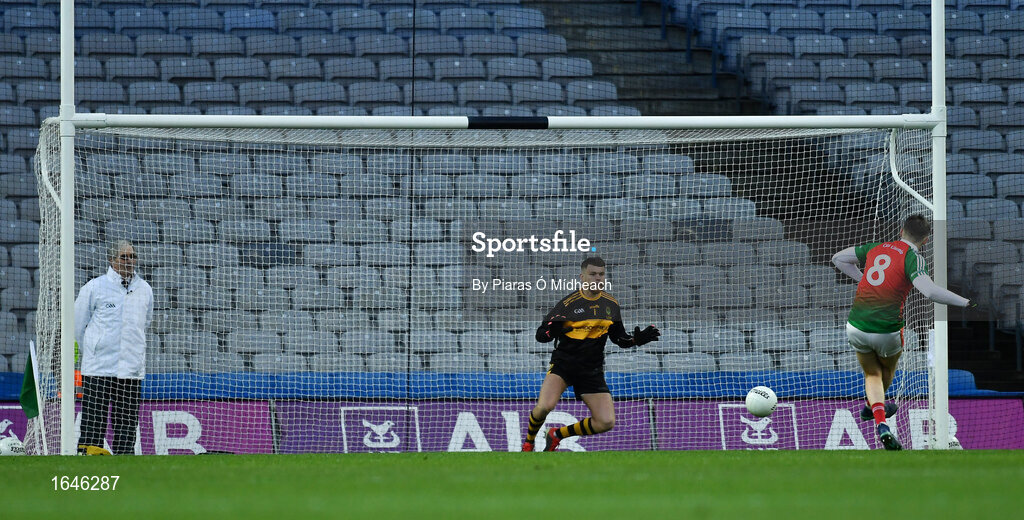 9 February 2019; Kieran Murphy of Kilcummin scores a goal from a first half penalty past Naomh Éanna goalkeeper Michael Morgan during the AIB GAA Football All-Ireland Intermediate Championship Final match between Kilcummin and Naomh Éanna at Croke Park in Dublin. Photo by Piaras Ó Mídheach/Sportsfile