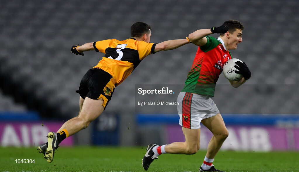 9 February 2019; Matt Keane of Kilcummin gets past Damien Gault of Naomh Éanna during the AIB GAA Football All-Ireland Intermediate Championship Final match between Kilcummin and Naomh Éanna at Croke Park in Dublin. Photo by Piaras Ó Mídheach/Sportsfile