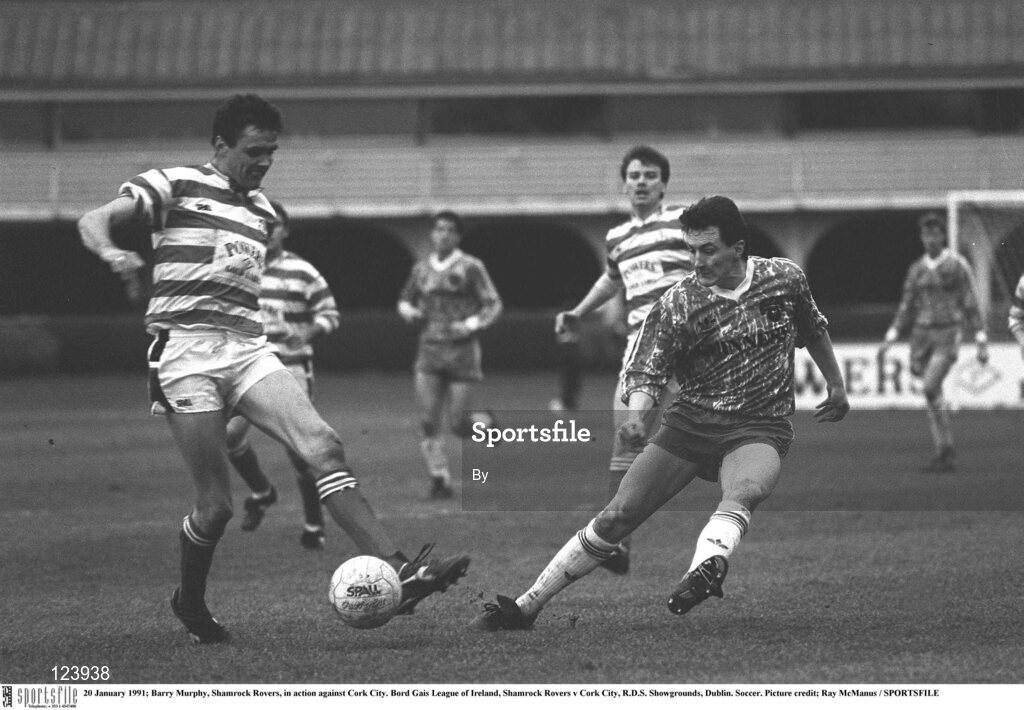 20 January 1991; Barry Murphy, Shamrock Rovers, in action against Cork City. Bord Gais League of Ireland, Shamrock Rovers v Cork City, R.D.S. Showgrounds, Dublin. Soccer. Picture credit; Ray McManus / SPORTSFILE