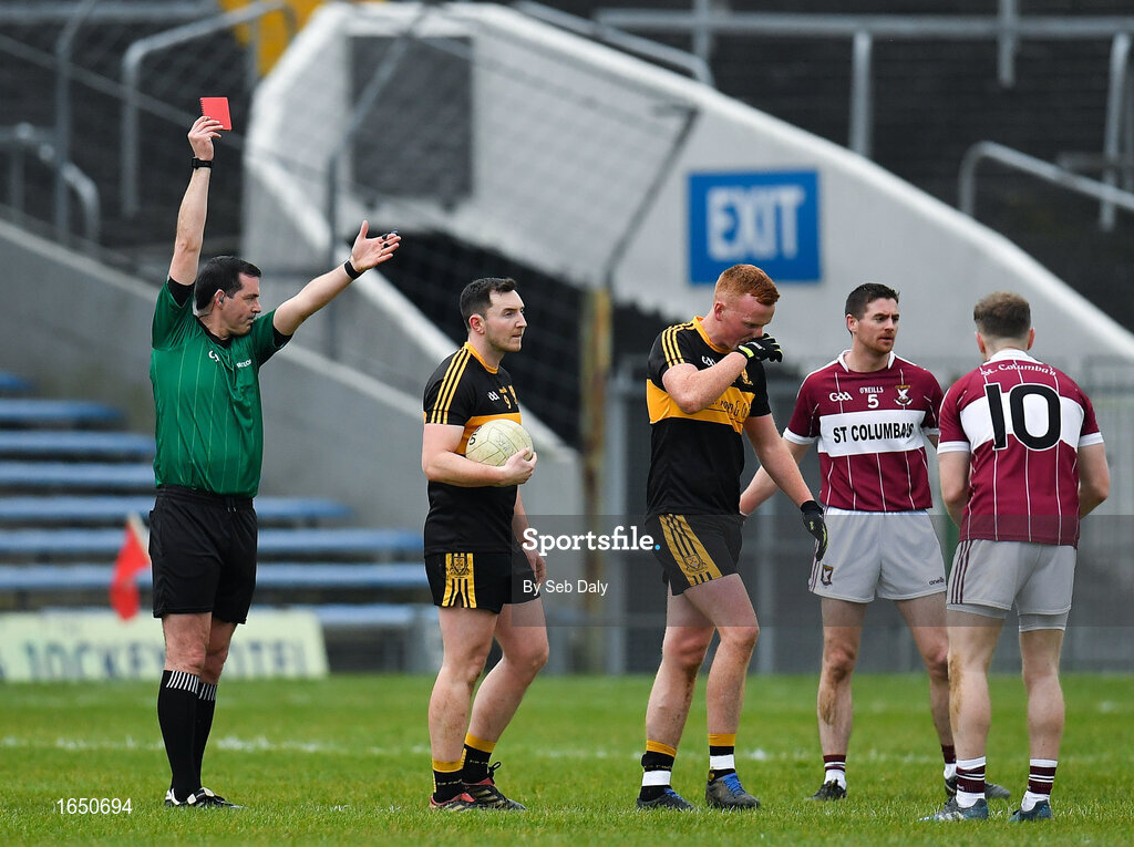 16 February 2019; Johnny Buckley of Dr Crokes, right, is shown a red card by referee Seán Hurson during the AIB GAA Football All-Ireland Senior Club Championship Semi-Final match between Mullinalaghta St Columba’s and Dr Crokes at Semple Stadium in Thurles, Tipperary. Photo by Seb Daly/Sportsfile
