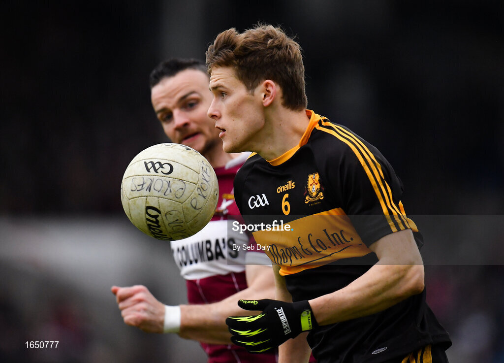 16 February 2019; Gavin White of Dr Crokes in action against Dónal McElligott of Mullinalaghta St Columba's during the AIB GAA Football All-Ireland Senior Club Championship Semi-Final match between Mullinalaghta St Columba’s and Dr Crokes at Semple Stadium in Thurles, Tipperary. Photo by Seb Daly/Sportsfile