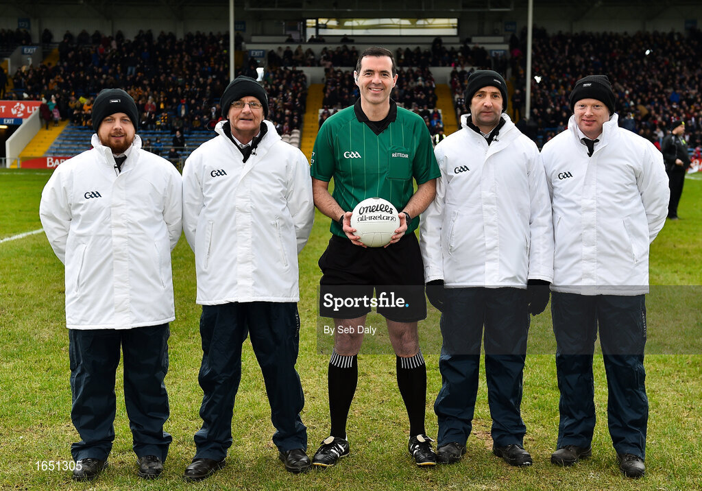 16 February 2019; Referee Seán Hurson with umpires, from left, Mel Taggart, Martin Coney, Martin Conway and Cathal Forbes prior to the AIB GAA Football All-Ireland Senior Club Championship Semi-Final match between Mullinalaghta St Columba’s and Dr Crokes at Semple Stadium in Thurles, Tipperary. Photo by Seb Daly/Sportsfile
