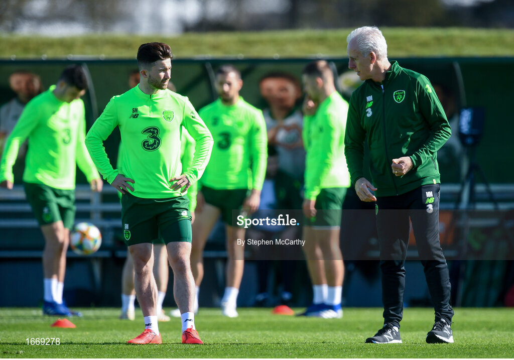20 March 2019; Republic of Ireland manager Mick McCarthy and Sean Maguire during a training session at the FAI National Training Centre in Abbotstown, Dublin. Photo by Stephen McCarthy/Sportsfile