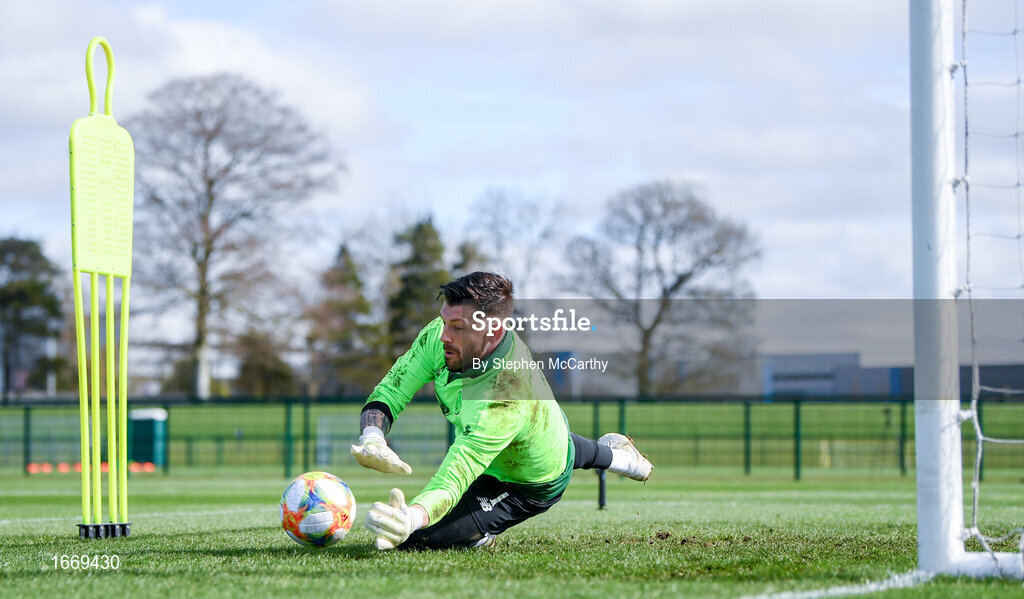 20 March 2019; Keiren Westwood during a Republic of Ireland training session at the FAI National Training Centre in Abbotstown, Dublin. Photo by Stephen McCarthy/Sportsfile