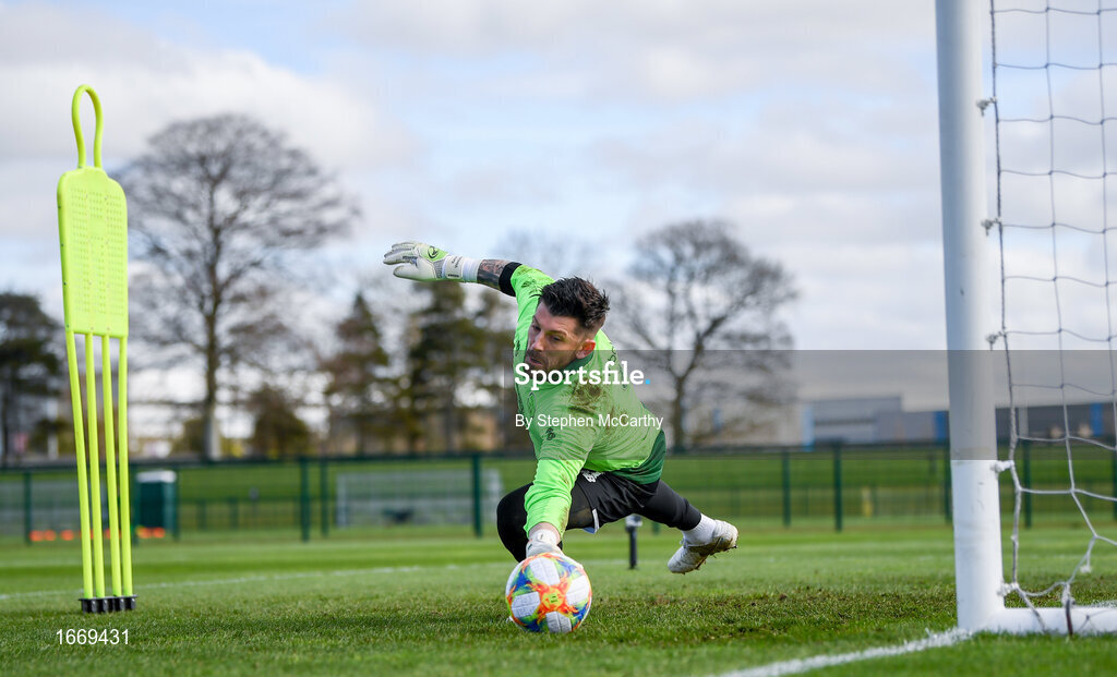 20 March 2019; Keiren Westwood during a Republic of Ireland training session at the FAI National Training Centre in Abbotstown, Dublin. Photo by Stephen McCarthy/Sportsfile