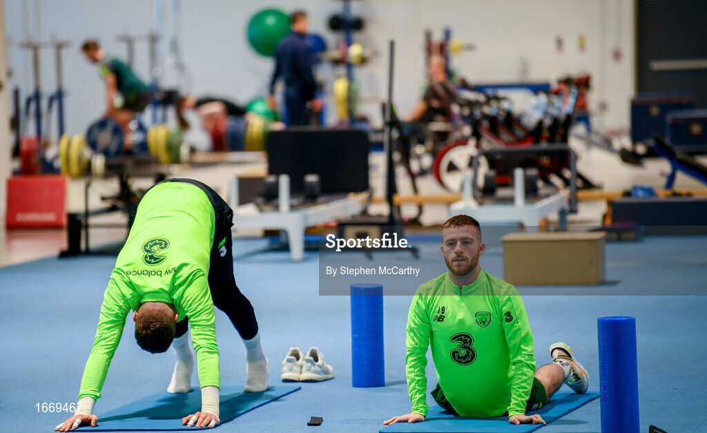 20 March 2019; Jack Byrne, right, and Mark Travers stretch prior to a Republic of Ireland training session at the FAI National Training Centre in Abbotstown, Dublin. Photo by Stephen McCarthy/Sportsfile