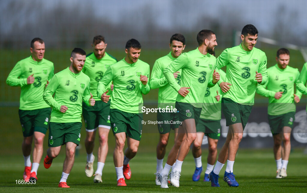 20 March 2019; Conor Hourihane and John Egan, right, lead their team-mates during a Republic of Ireland training session at the FAI National Training Centre in Abbotstown, Dublin. Photo by Stephen McCarthy/Sportsfile
