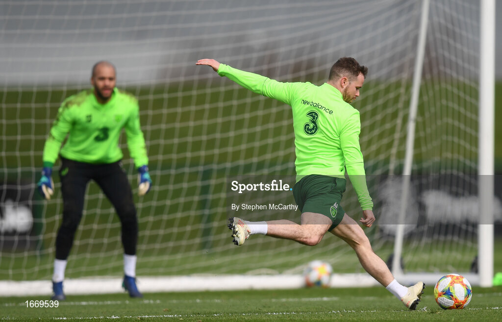 20 March 2019; Alan Judge has a shot on goalkeeper Darren Randolph during a Republic of Ireland training session at the FAI National Training Centre in Abbotstown, Dublin. Photo by Stephen McCarthy/Sportsfile