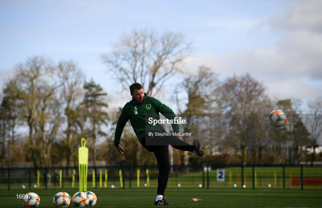 20 March 2019; Republic of Ireland goalkeeping coach Alan Kelly during a Republic of Ireland training session at the FAI National Training Centre in Abbotstown, Dublin. Photo by Stephen McCarthy/Sportsfile