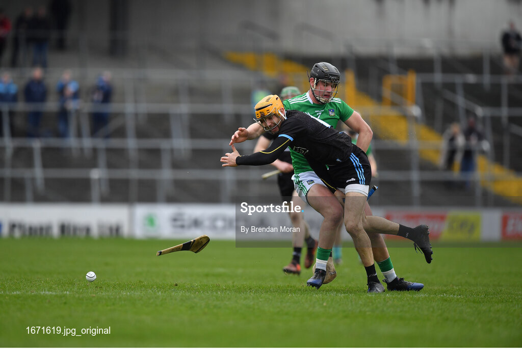 24 March 2019; Eamon Dillon of Dublin breaks his hurley as he is tackled by Paddy O'Loughlin of Limerick during the Allianz Hurling League Division 1 semi-final between Limerick and Dublin at Nowlan Park in Kilkenny. Photo by Brendan Moran/Sportsfile