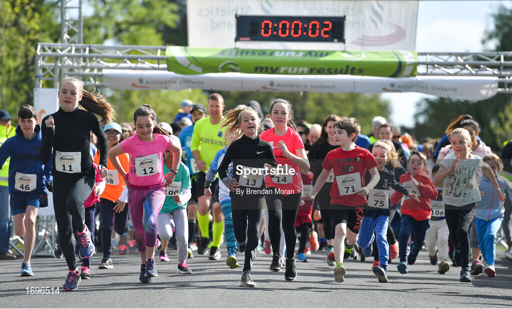 4 May 2019; Participants at the start of the Family Mile at the Irish Runner 5k in conjunction with the AAI National 5k Championships, Phoenix Park in Dublin. Photo by Brendan Moran/Sportsfile