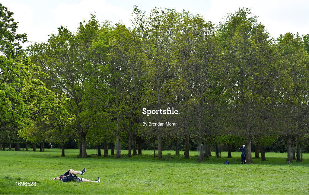 4 May 2019; Competitors warm-up prior to the Irish Runner 5k in conjunction with the AAI National 5k Championships, Phoenix Park in Dublin. Photo by Brendan Moran/Sportsfile