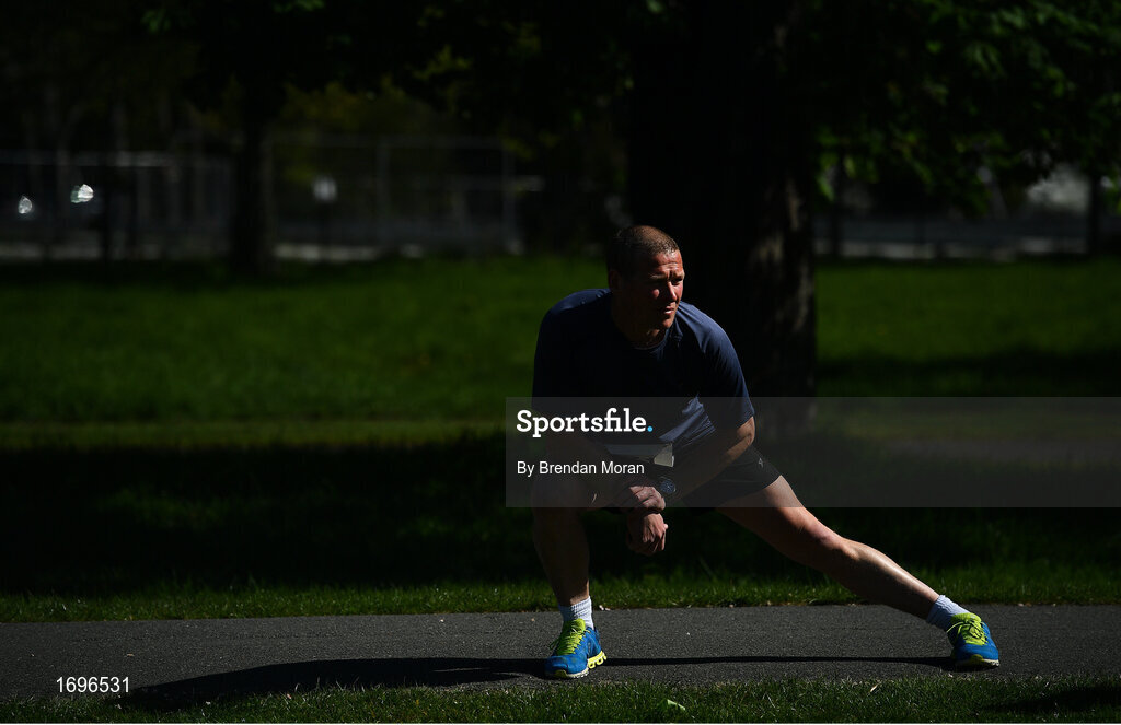 4 May 2019; Competitors warm-up prior to the Irish Runner 5k in conjunction with the AAI National 5k Championships, Phoenix Park in Dublin. Photo by Brendan Moran/Sportsfile