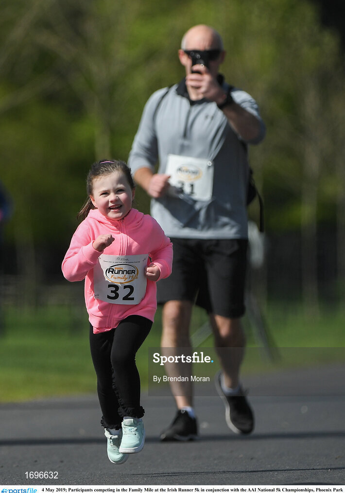 4 May 2019; Participants competing in the Family Mile at the Irish Runner 5k in conjunction with the AAI National 5k Championships, Phoenix Park in Dublin. Photo by Brendan Moran/Sportsfile