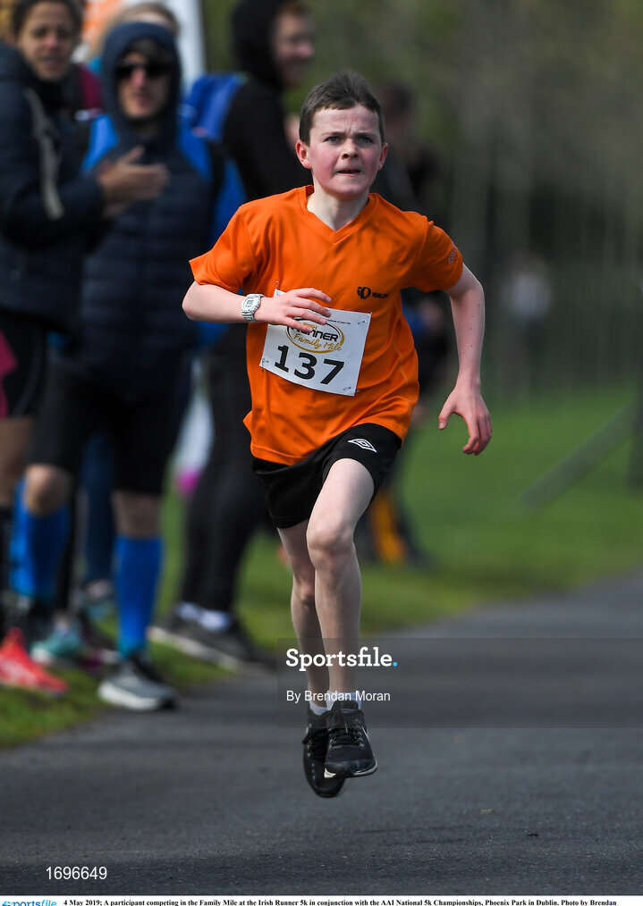 4 May 2019; A participant competing in the Family Mile at the Irish Runner 5k in conjunction with the AAI National 5k Championships, Phoenix Park in Dublin. Photo by Brendan Moran/Sportsfile