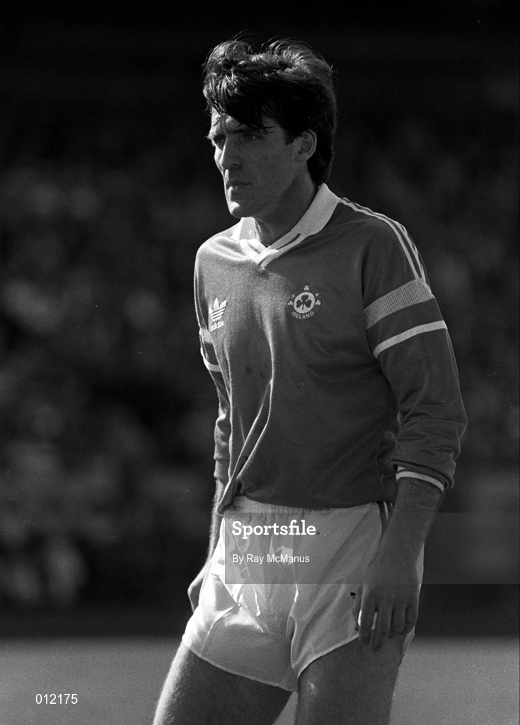 28 March 1990; Bernie Slaven of Republic of Ireland during the friendly international match bbetween Republic of Ireland and Wales at Lansdowne Road in Dublin. Photo by Ray McManus/Sportsfile
