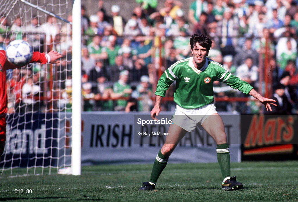 28 March 1990; Bernie Slaven of Republic of Ireland during the friendly international match between Republic of Ireland and Wales at Lansdowne Road in Dublin. Photo by Ray McManus/Sportsfile