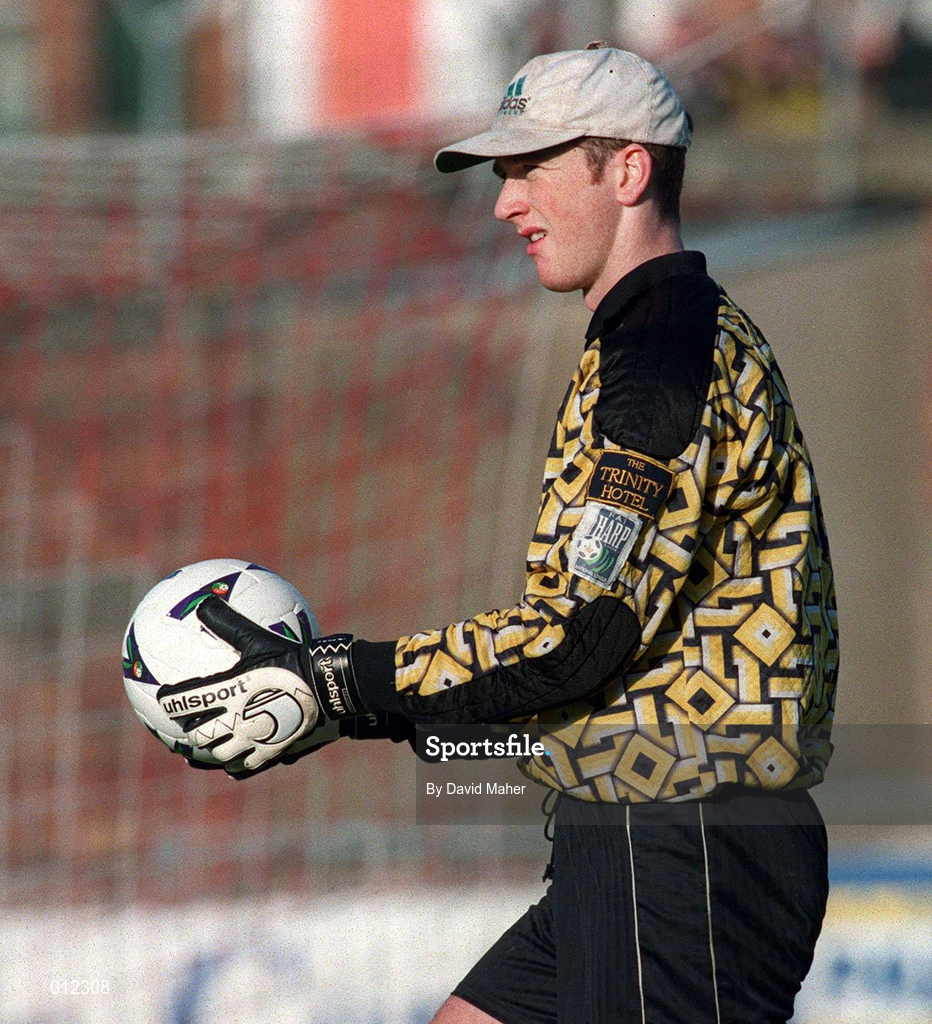 29 November 1998; David Platt of Derry City during the Harp Lager National League Premier Division match between Derry City and Cork City at the Brandywell Stadium in Derry. Photo by David Maher/Sportsfile