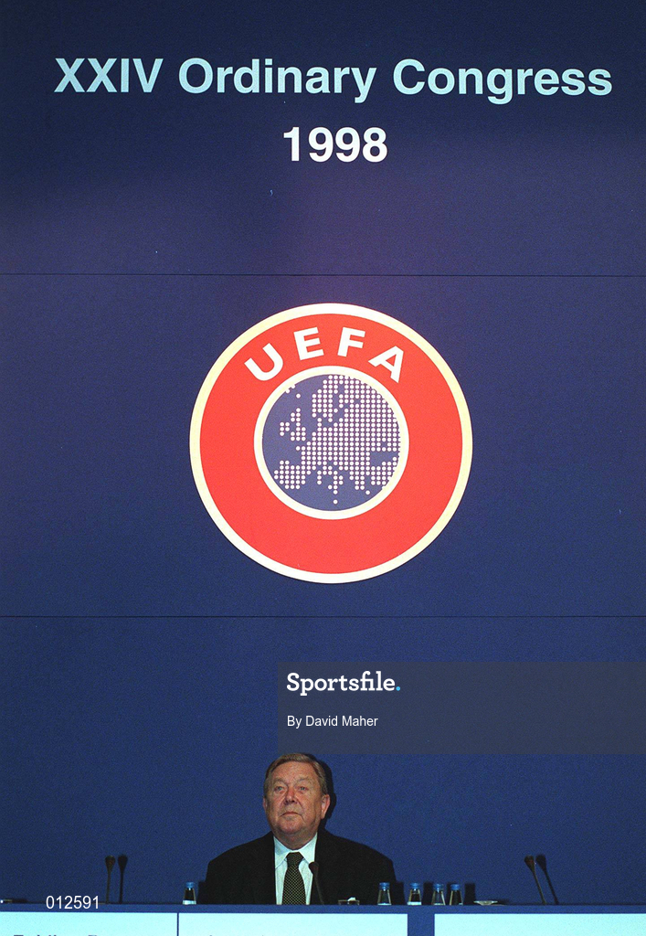 30 April 1998; UEFA President Lennart Johansson during the UEFA Congress at the Jury's Hotel in Dublin. Photo by David Maher/Sportsfile