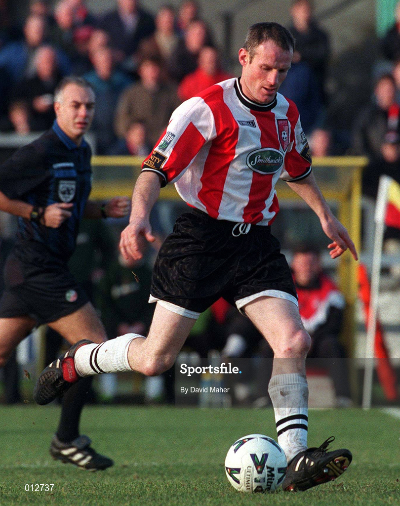 29 November 1998; Paul Hegarty of Derry City during the Harp Lager National League Premier Division match between Derry City and Cork City at Brandywell Stadium in Derry. Photo by David Maher/Sportsfile