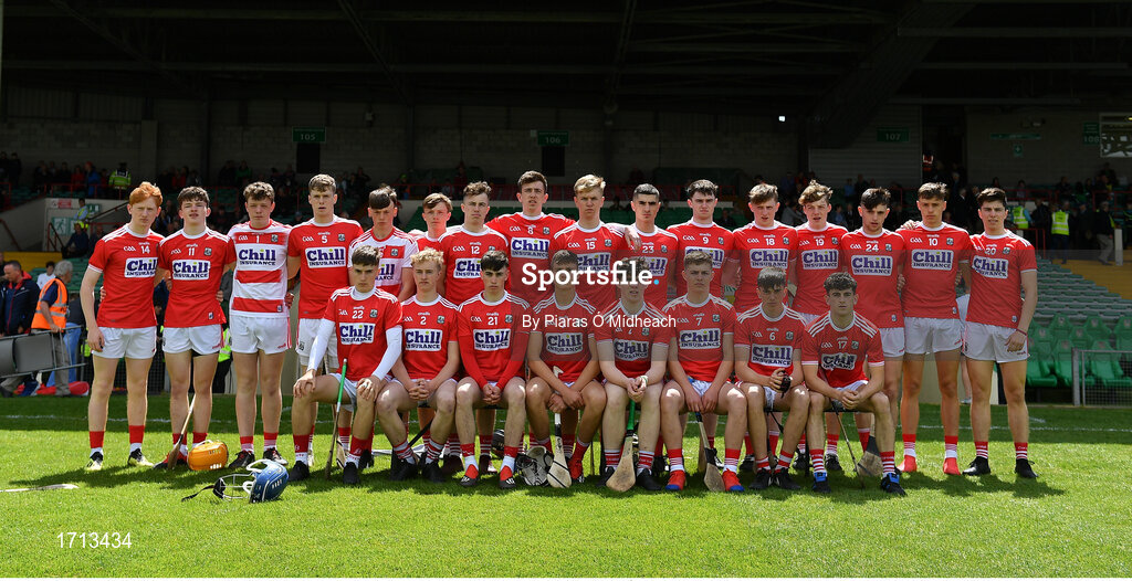 19 May 2019; The Cork squad before the Electric Ireland Munster Minor Hurling Championship match between Limerick and Cork at the LIT Gaelic Grounds in Limerick. Photo by Piaras Ó Mídheach/Sportsfile