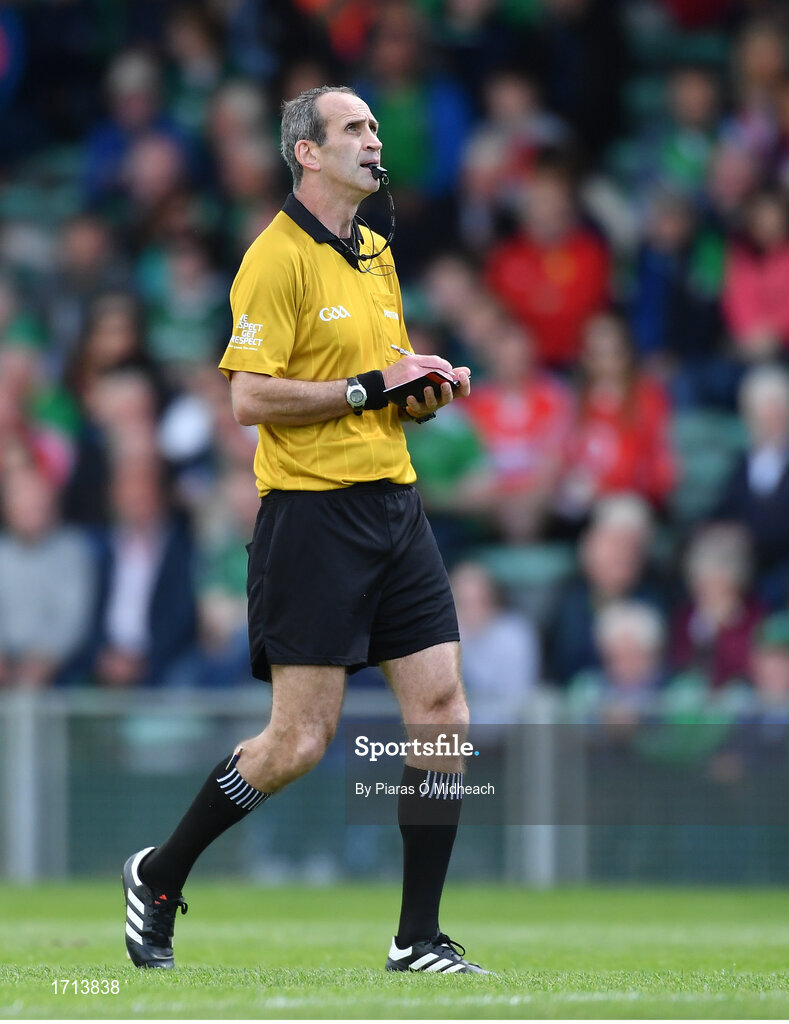 19 May 2019; Referee Philip Kelly during the Electric Ireland Munster Minor Hurling Championship match between Limerick and Cork at the LIT Gaelic Grounds in Limerick. Photo by Piaras Ó Mídheach/Sportsfile