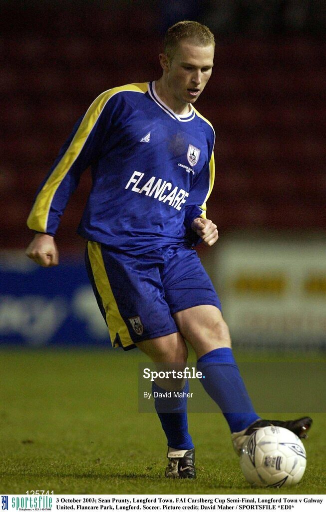 3 October 2003; Sean Prunty, Longford Town. FAI Carlsberg Cup Semi-Final, Longford Town v Galway United, Flancare Park, Longford. Soccer. Picture credit; David Maher / SPORTSFILE *EDI*