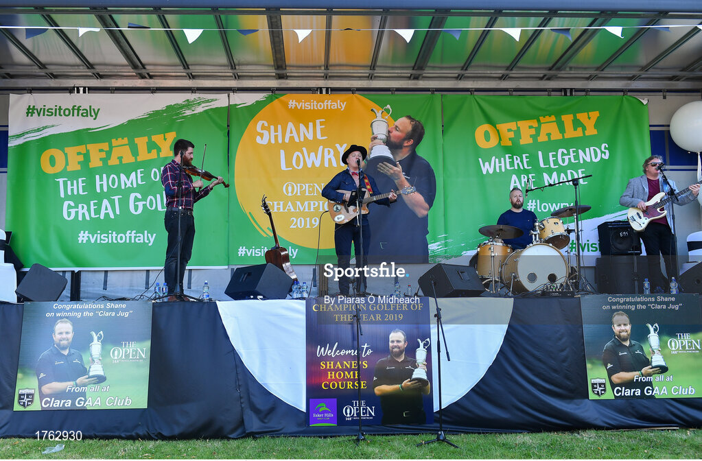 23 July 2019; Mundy performing at The 2019 Open Champion Shane Lowry's homecoming event in Clara in Offaly. Photo by Piaras Ó Mídheach/Sportsfile
