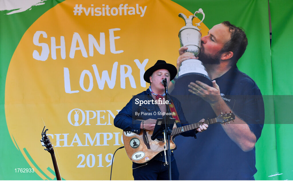 23 July 2019; Mundy performing at The 2019 Open Champion Shane Lowry's homecoming event in Clara in Offaly. Photo by Piaras Ó Mídheach/Sportsfile