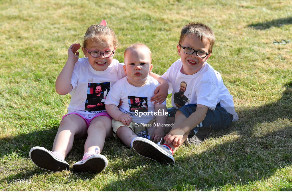 23 July 2019; Siblings, from left, Lucy, Seán and Rory Hanamy, from Clara, at the 2019 Open Champion Shane Lowry's homecoming event in Clara in Offaly. Photo by Piaras Ó Mídheach/Sportsfile