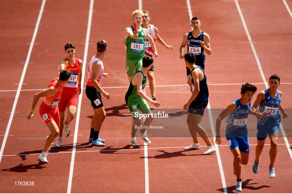 27 July 2019; Diarmuid O'Connor hands off to his Ireland team-mate Robert McDonell during the final of the boys medley relay event at the Tofiq Bahramov Republican Stadium during Day Six of the 2019 Summer European Youth Olympic Festival in Baku, Azerbaijan. Photo by Eóin Noonan/Sportsfile