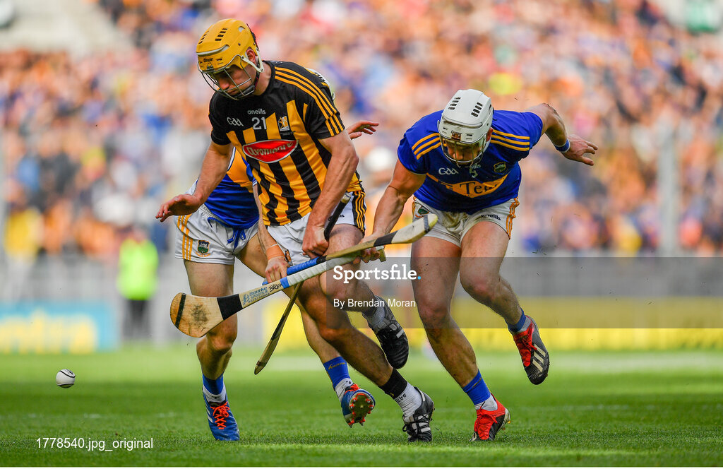 18 August 2019; Willie Connors of Tipperary is tackled by Conor Fogarty of Kilkenny during the GAA Hurling All-Ireland Senior Championship Final match between Kilkenny and Tipperary at Croke Park in Dublin. Photo by Brendan Moran/Sportsfile