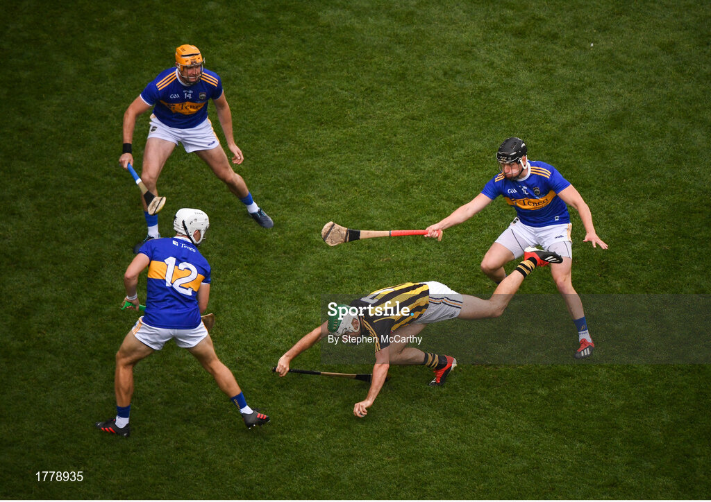 18 August 2019; Paddy Deegan of Kilkenny in action against Tipperary players, from left, Niall OMeara, 12, Séamus Callanan and Dan McCormack during the GAA Hurling All-Ireland Senior Championship Final match between Kilkenny and Tipperary at Croke Park in Dublin. Photo by Stephen McCarthy/Sportsfile