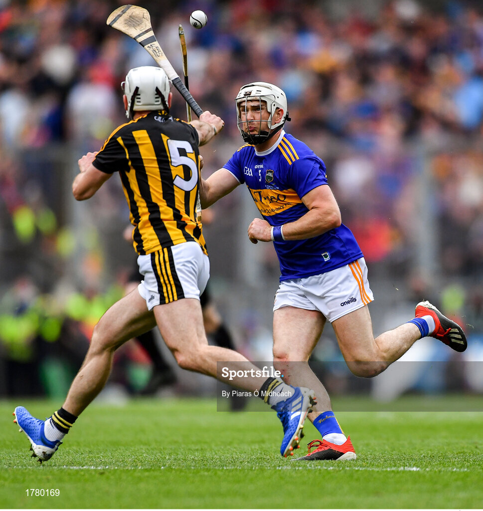 18 August 2019; Brendan Maher of Tipperary in action against Conor Fogarty of Kilkenny during the GAA Hurling All-Ireland Senior Championship Final match between Kilkenny and Tipperary at Croke Park in Dublin. Photo by Piaras Ó Mídheach/Sportsfile