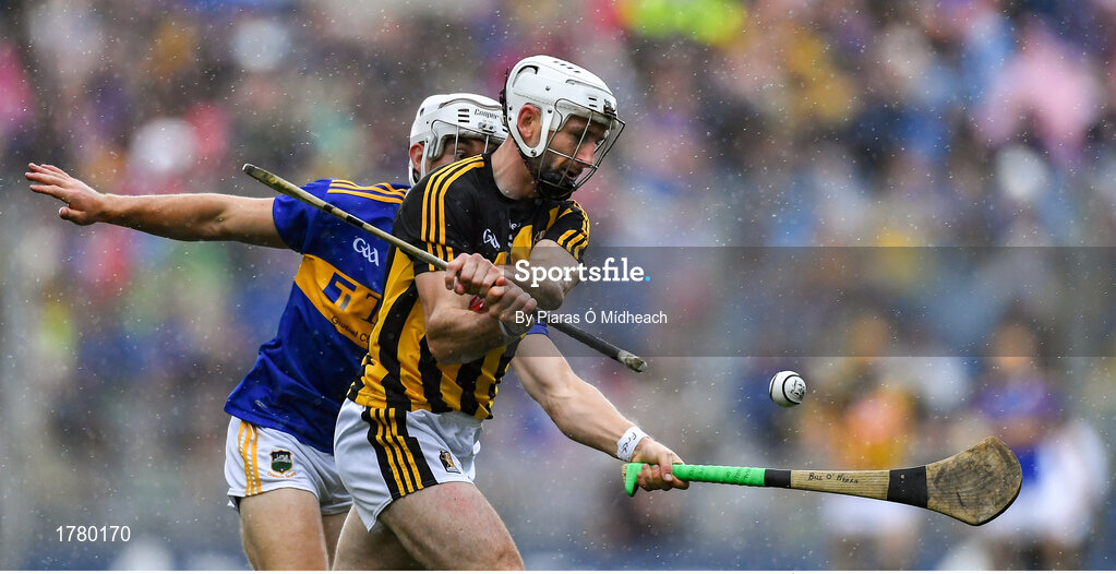 18 August 2019; Conor Fogarty of Kilkenny in action against Niall OMeara of Tipperary during the GAA Hurling All-Ireland Senior Championship Final match between Kilkenny and Tipperary at Croke Park in Dublin. Photo by Piaras Ó Mídheach/Sportsfile