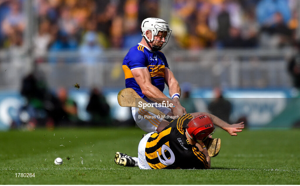 18 August 2019; Padraic Maher of Tipperary in action against Cillian Buckley of Kilkenny during the GAA Hurling All-Ireland Senior Championship Final match between Kilkenny and Tipperary at Croke Park in Dublin. Photo by Piaras Ó Mídheach/Sportsfile